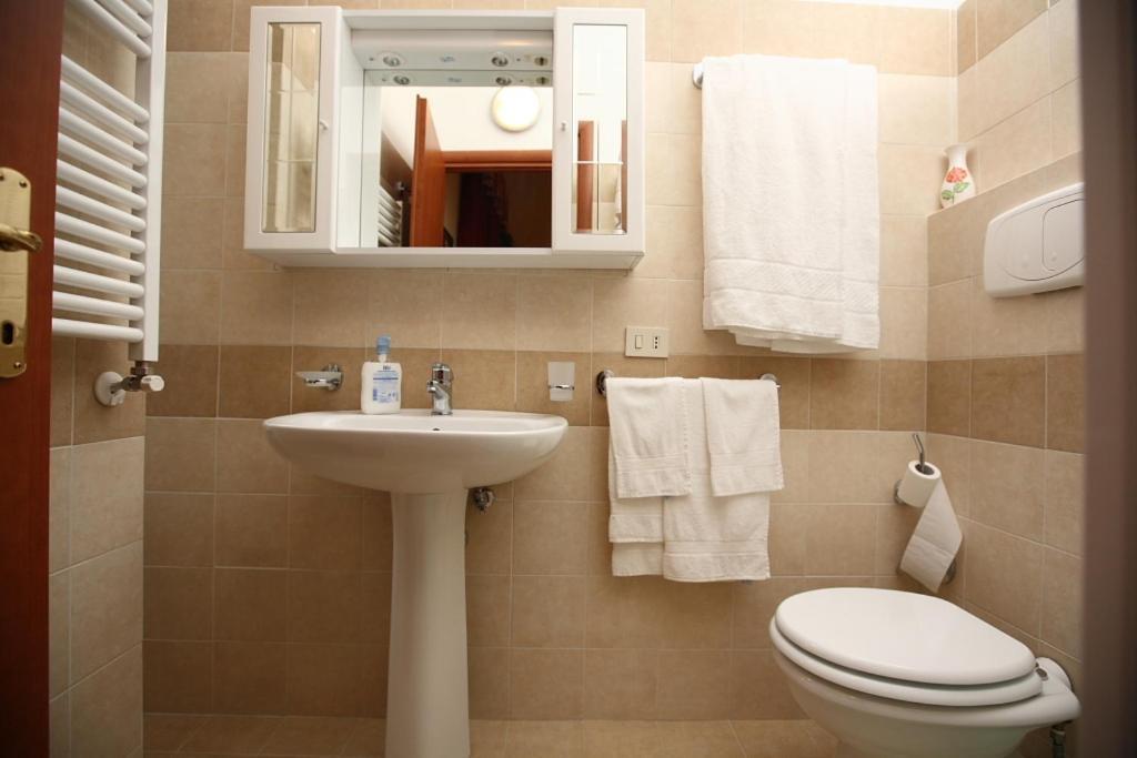 Bed Breakfast And Cappuccino Roma Esterno foto